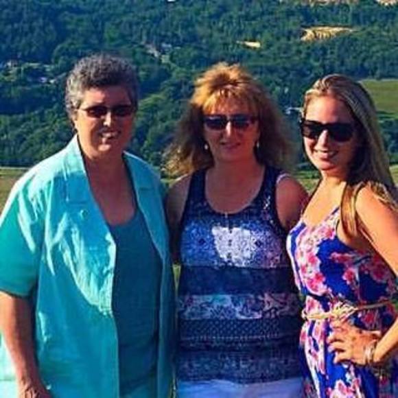 Meet your Posher, Cathy - Picture 1 of 1